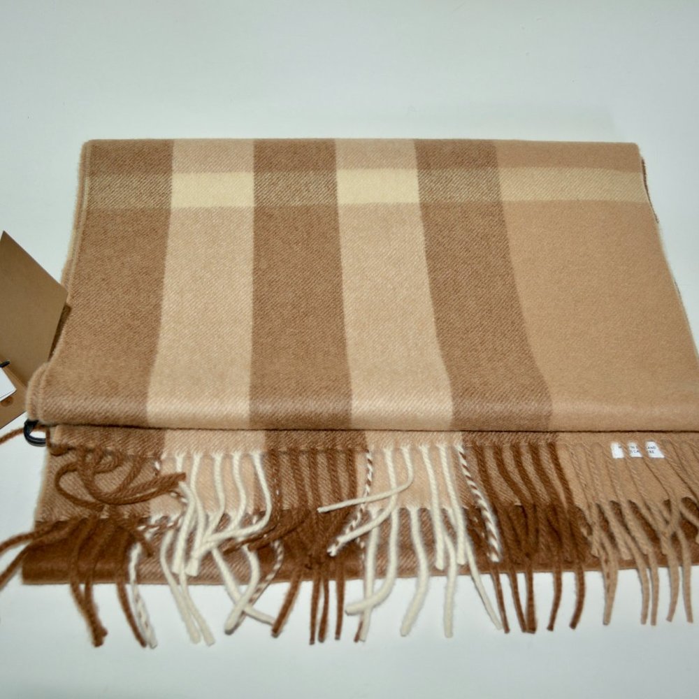 NWT BURBERRY LARGE HALF MEGA CHECK 100% CASHMERE  CHECK SCARF